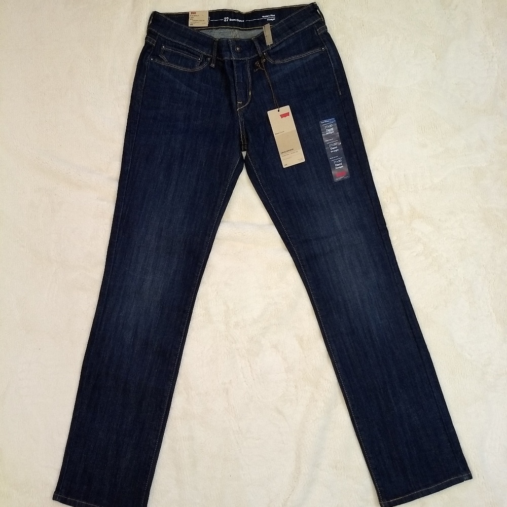 NWT Levi's Demi Curve Jeans